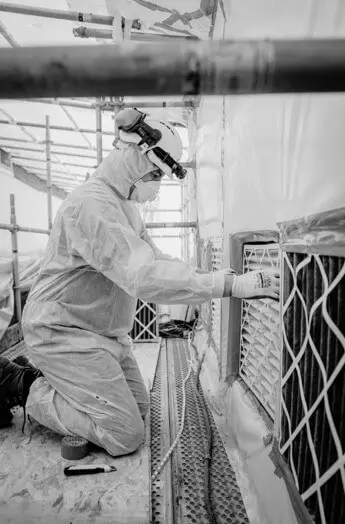 Asbestverwijdering: Hermetische zone bij Renotec
