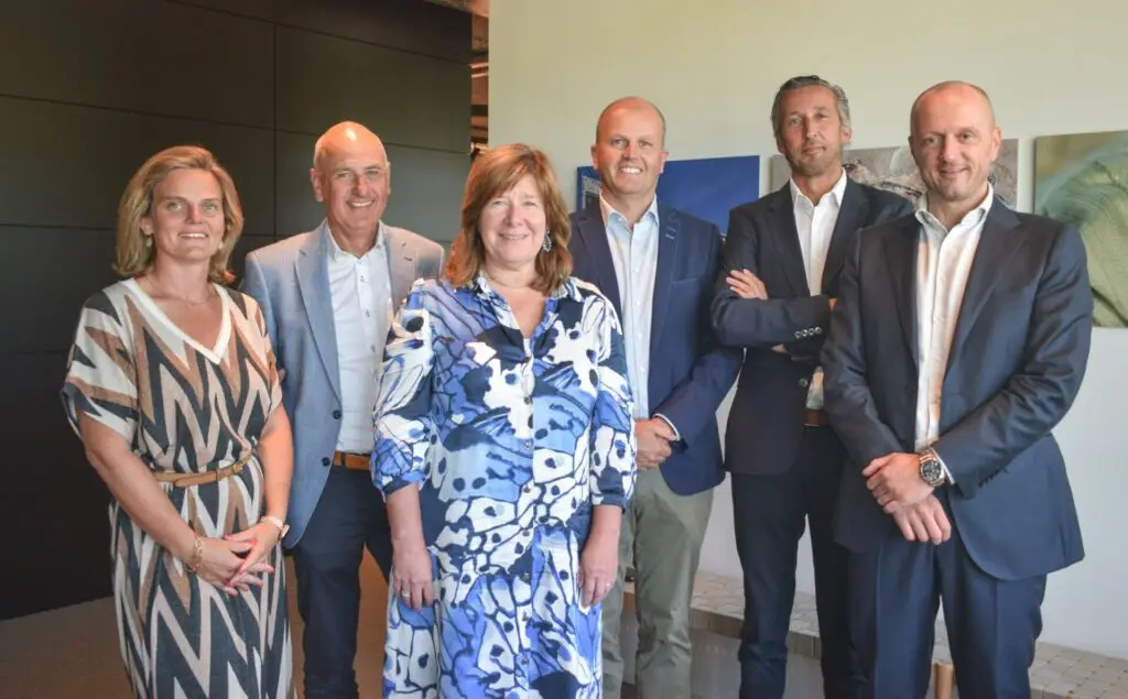 Kerndirectie van Renotec samen in het hoofdkantoor in Geel
